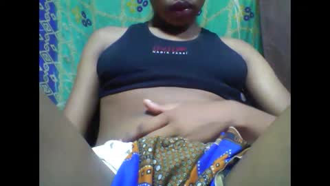 Snapshot of tahiriniah chatting on February 8, 1:33 pm tahiriniah online show from February 8, 1:33 pm