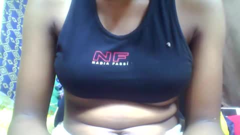 Snapshot of tahiriniah chatting on February 10, 3:46 am tahiriniah online show from February 10, 3:46 am