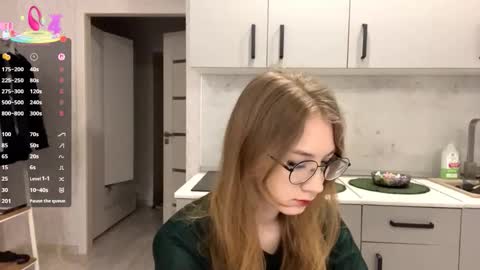 Tessa online show from March 1, 9:31 am