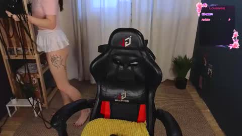 Snapshot of taissa_farmiga chatting on October 7, 6:18 am Lizzy online show from October 7, 6:18 am