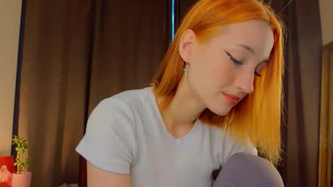 Snapshot of taiteedgington chatting on September 29, 2:49 am im Lally online show from September 29, 2:49 am