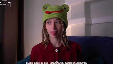 Snapshot of taitehambelton chatting on September 19, 3:16 am Mia online show from September 19, 3:16 am