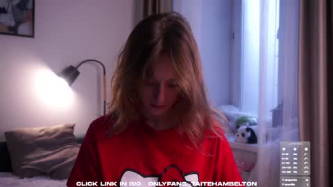 Snapshot of taitehambelton chatting on October 24, 1:45 am Mia online show from October 24, 1:45 am