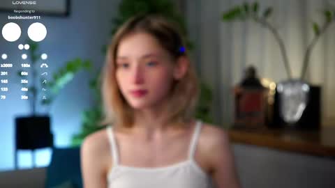 Snapshot of taitehambelton chatting on February 25, 12:58 am Mia online show from February 25, 12:58 am