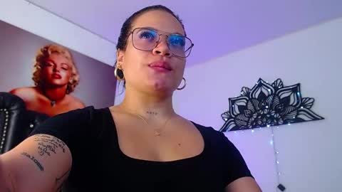 Snapshot of taliana36 chatting on February 18, 12:49 pm taliana36 online show from February 18, 12:49 pm