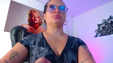 Snapshot of taliana36 chatting on February 19, 1:06 pm taliana36 online show from February 19, 1:06 pm