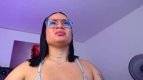 Snapshot of taliana36 chatting on February 10, 1:01 pm taliana36 online show from February 10, 1:01 pm