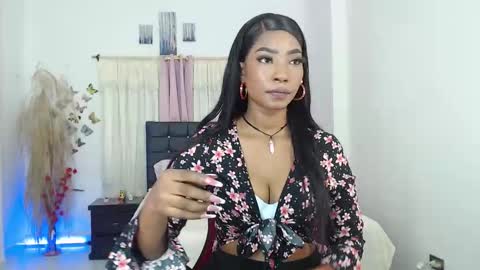 Snapshot of talianamoreno chatting on September 12, 5:08 am taliana modelo independiente online show from September 12, 5:08 am
