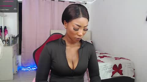 Snapshot of talianamoreno chatting on March 3, 3:38 am taliana modelo independiente online show from March 3, 3:38 am