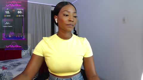 Snapshot of talianamoreno chatting on December 4, 1:14 am taliana modelo independiente online show from December 4, 1:14 am