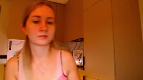  Kira  online show from December 16, 6:19 am