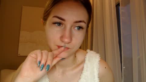  Kira  online show from December 11, 5:53 am