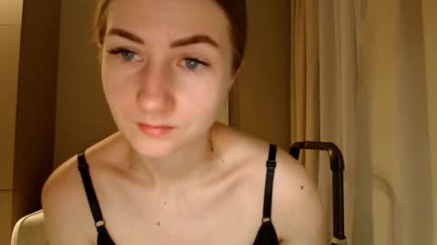  Kira  online show from December 30, 5:58 am