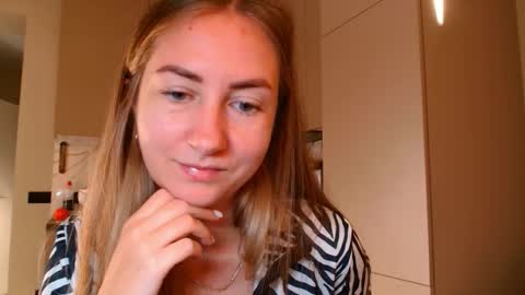  Kira  online show from November 7, 6:52 am