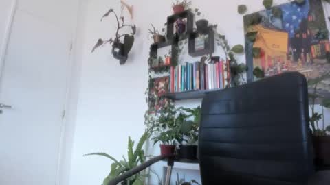 Snapshot of talimajid chatting on October 31, 12:20 pm Tali Majid online show from October 31, 12:20 pm