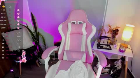 Snapshot of tamara_m_ chatting on October 23, 7:42 pm Tamara online show from October 23, 7:42 pm