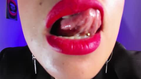 Snapshot of tamara_rouse1 chatting on October 21, 5:22 am tamara online show from October 21, 5:22 am