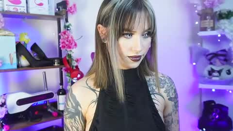Snapshot of tamaracampell chatting on March 1, 9:15 pm Cami 3 online show from March 1, 9:15 pm