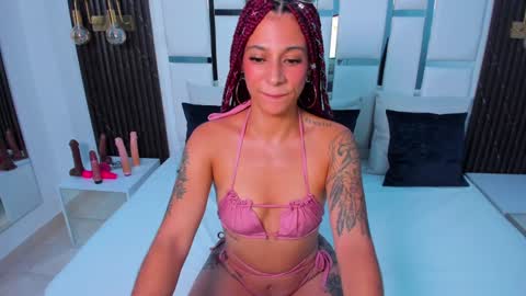 Snapshot of tamhy_ferrara chatting on December 31, 12:36 pm Tamhy online show from December 31, 12:36 pm