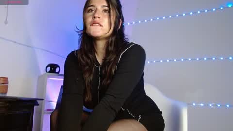 Snapshot of tami_ramirez__ chatting on December 21, 10:08 pm Tami online show from December 21, 10:08 pm