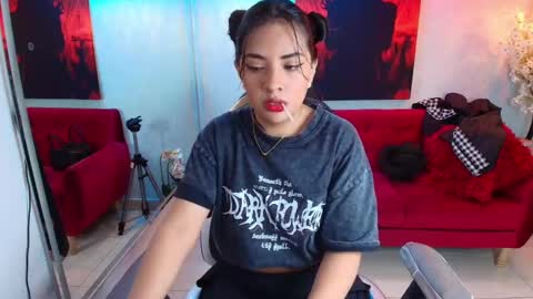 Tammy online show from November 15, 7:48 pm