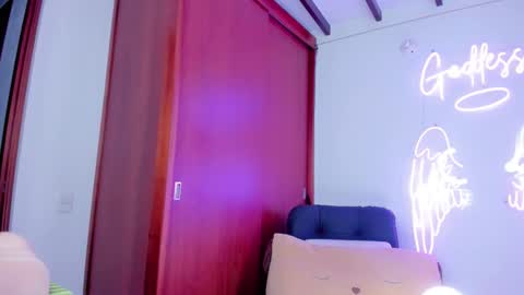 Snapshot of tamy_bennett chatting on October 6, 10:32 am Tamara online show from October 6, 10:32 am