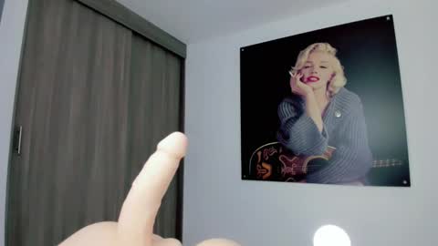 Snapshot of tamy_bennett chatting on October 24, 10:22 am Tamara online show from October 24, 10:22 am