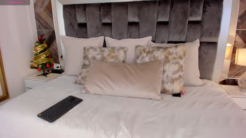 Snapshot of tamy_honey chatting on December 22, 8:25 pm Tamy online show from December 22, 8:25 pm