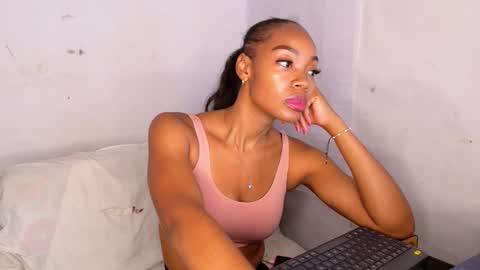 tamylynn online show from April 11, 3:27 pm