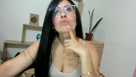 tania online show from May 28, 7:01 pm