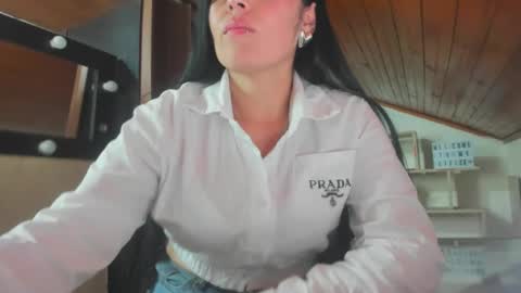 Snapshot of tania_mature chatting on January 31, 8:43 pm tania online show from January 31, 8:43 pm