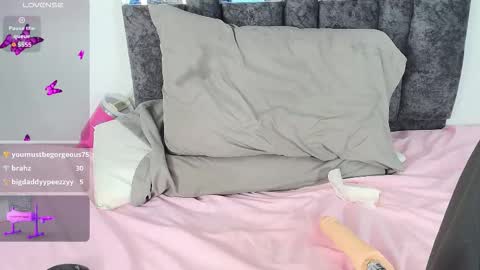 Tania online show from March 7, 1:07 pm