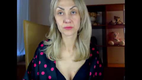 Snapshot of tanya6547 chatting on March 6, 8:19 am tanya online show from March 6, 8:19 am