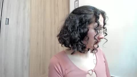 Snapshot of tanya_worldbondage chatting on December 7, 7:10 pm tanya online show from December 7, 7:10 pm