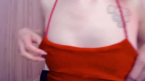 Snapshot of tanya_worldbondage chatting on December 11, 2:00 pm tanya online show from December 11, 2:00 pm