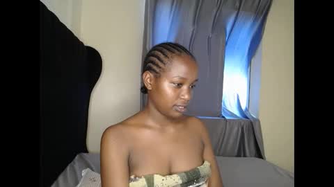 Snapshot of tasha_kimmy chatting on October 20, 12:08 pm Ireen online show from October 20, 12:08 pm