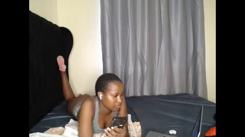 Snapshot of tasha_kimmy chatting on October 12, 3:53 am Ireen online show from October 12, 3:53 am