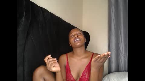 Snapshot of tasha_kimmy chatting on October 24, 12:06 am Ireen online show from October 24, 12:06 am