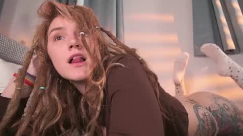 RHEA  pronanciation like Reya   online show from October 14, 9:56 am