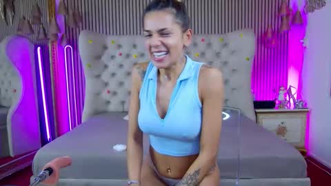 Snapshot of tastypatricia chatting on October 27, 9:05 am TastyPatricia online show from October 27, 9:05 am