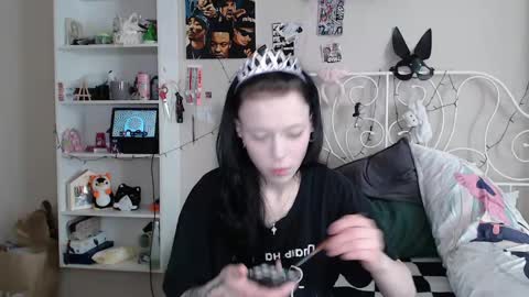Snapshot of tata_goth chatting on February 20, 9:00 am Tata online show from February 20, 9:00 am