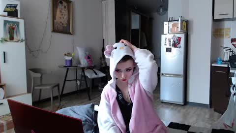 Snapshot of tata_goth chatting on March 12, 8:08 am Tata online show from March 12, 8:08 am