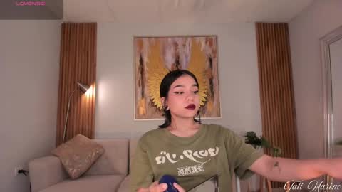 Snapshot of tati_marino chatting on February 24, 7:41 pm tati_marino online show from February 24, 7:41 pm