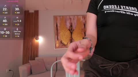 Snapshot of tati_marino chatting on January 6, 6:31 pm tati_marino online show from January 6, 6:31 pm