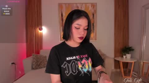 Snapshot of tati_marino chatting on December 20, 7:39 pm tati_marino online show from December 20, 7:39 pm