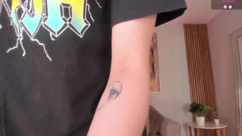 Snapshot of tati_marino chatting on March 5, 8:23 pm tati_marino online show from March 5, 8:23 pm