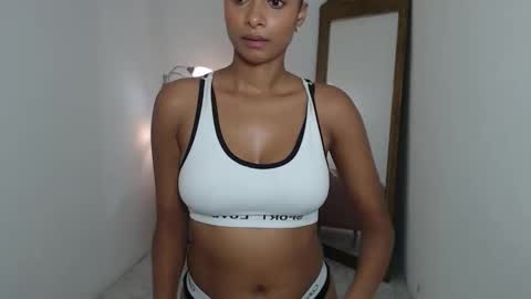 Snapshot of tatiana_oconell2 chatting on October 21, 5:44 am isabel online show from October 21, 5:44 am