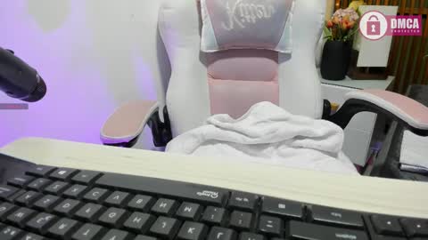 Snapshot of tatiana_vegha chatting on March 1, 12:12 pm i am tatiana online show from March 1, 12:12 pm