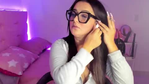 Tatiss online show from November 13, 1:15 am