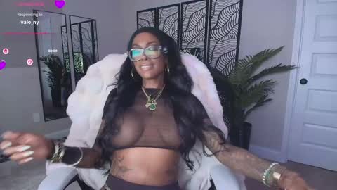 Tatted Queen online show from May 1, 12:58 am